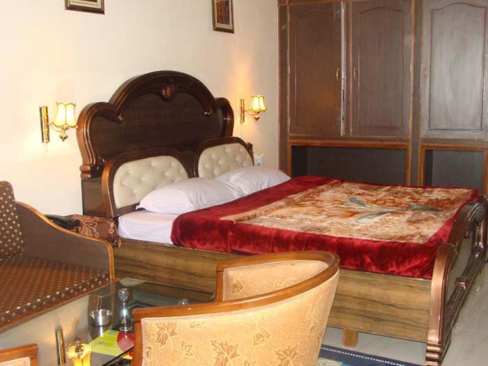 Hotel Crystal Palace Dhanaulti Exteriér fotografie