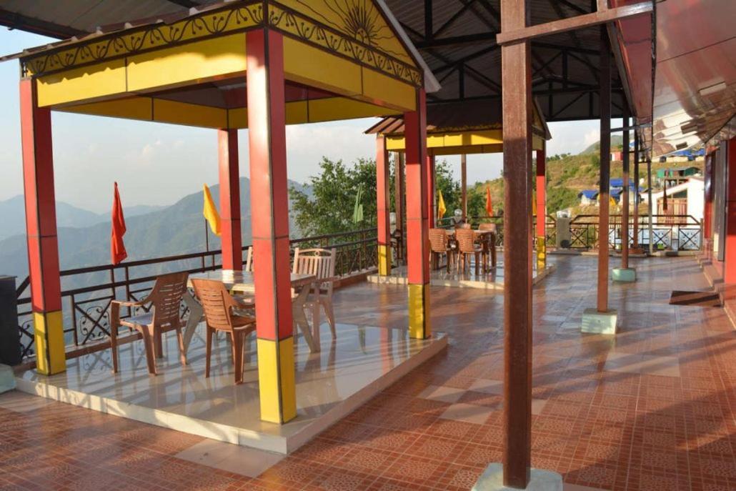 Hotel Crystal Palace Dhanaulti Exteriér fotografie