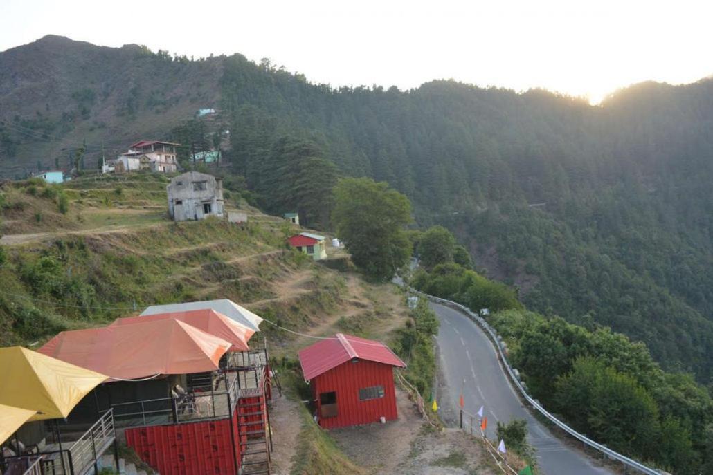 Hotel Crystal Palace Dhanaulti Exteriér fotografie