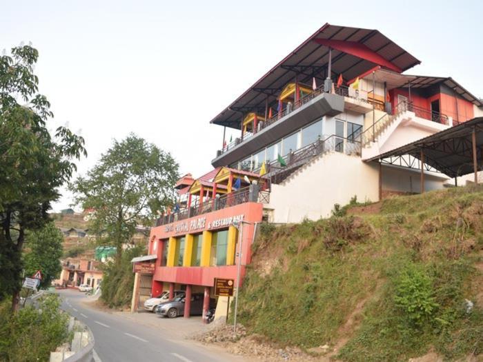 Hotel Crystal Palace Dhanaulti Exteriér fotografie