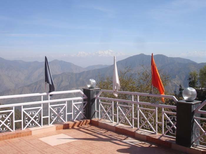 Hotel Crystal Palace Dhanaulti Exteriér fotografie