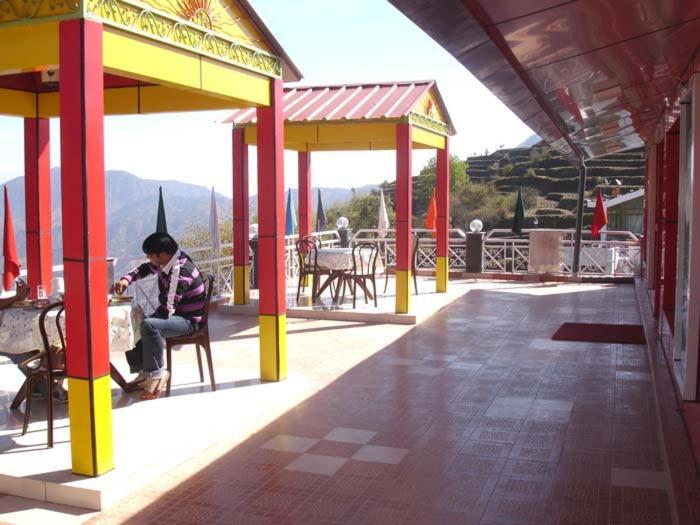 Hotel Crystal Palace Dhanaulti Exteriér fotografie